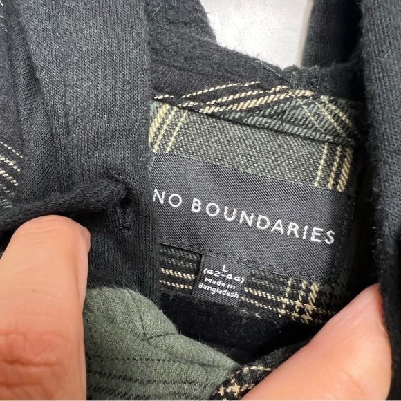 Upcycled Guns N' Roses Sweet Child of God Long Sleeve Hooded Flannel - Picture 3 of 6